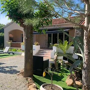 https://maison-provencale-les-issambres.fr-provencehotel.com